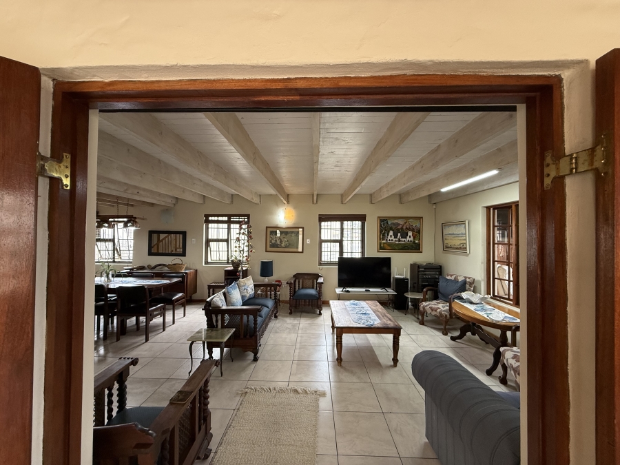 4 Bedroom Property for Sale in Vakansieplaas Western Cape